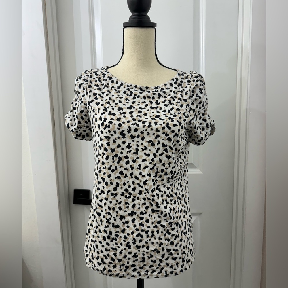 Ann Taylor top, petit, size M, excellent conditions